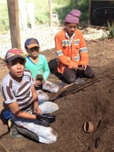 foret_seche_ninos_vivero_las_flores